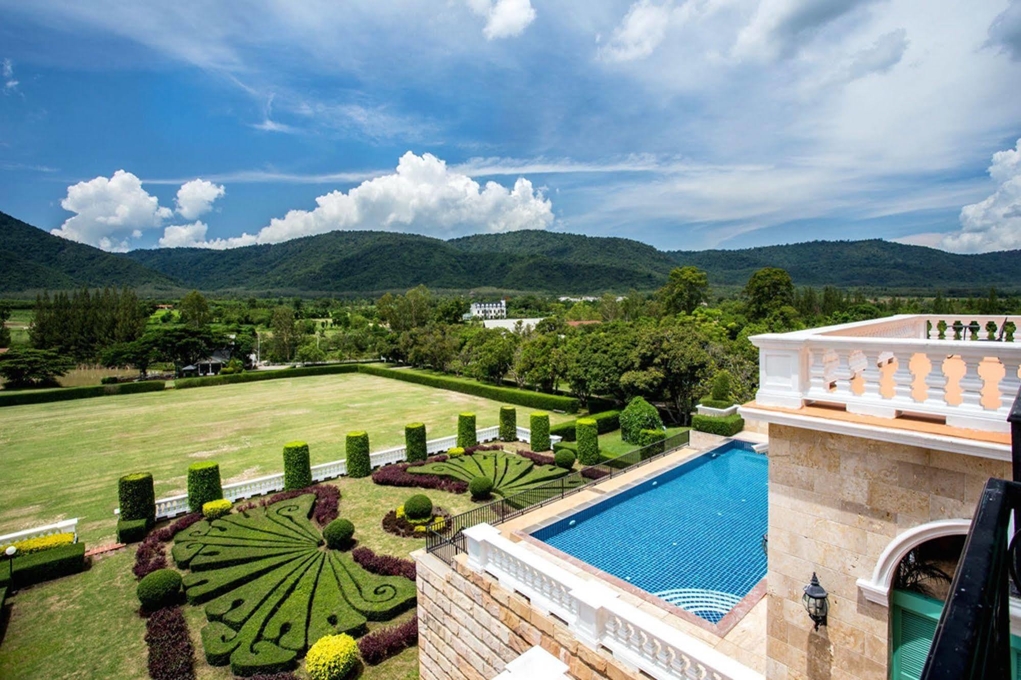 Chateau De Khaoyai Hotel & Resort Pak Chong Exteriör bild