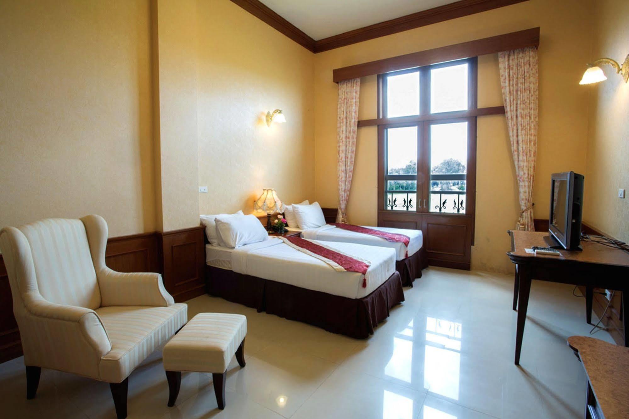 Chateau De Khaoyai Hotel & Resort Pak Chong Exteriör bild