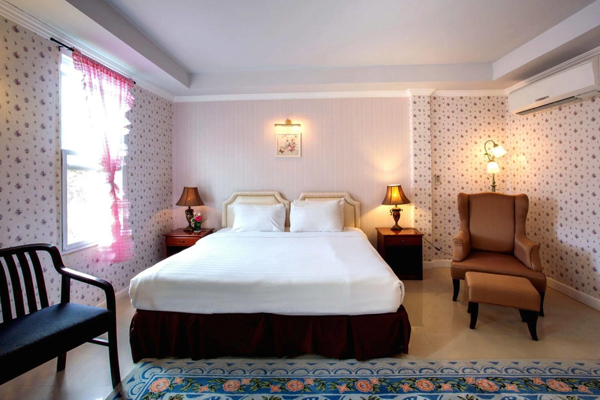 Chateau De Khaoyai Hotel & Resort Pak Chong Exteriör bild