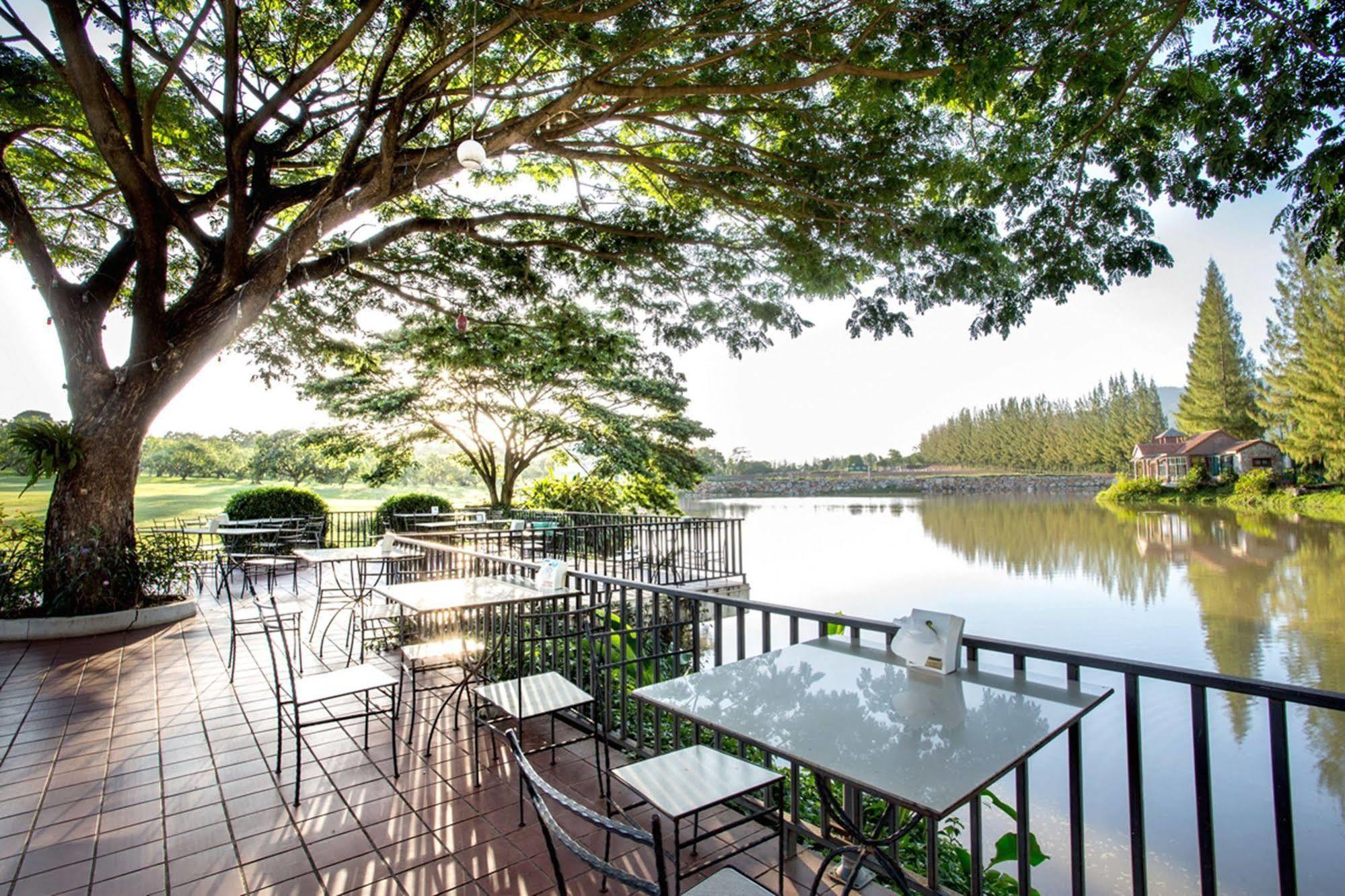Chateau De Khaoyai Hotel & Resort Pak Chong Exteriör bild